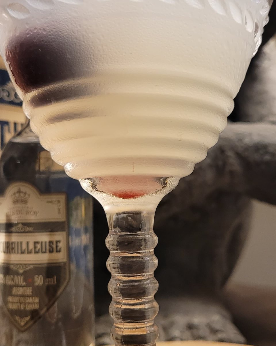 tweetartt's tweet photo. Behold! The Corpse Reviver No. 2 Cocktail! Gin and Ansinthe deliciousness! #holloweencocktail #corpsereviver #absinthecocktail https://t.co/tZAVOunOLI