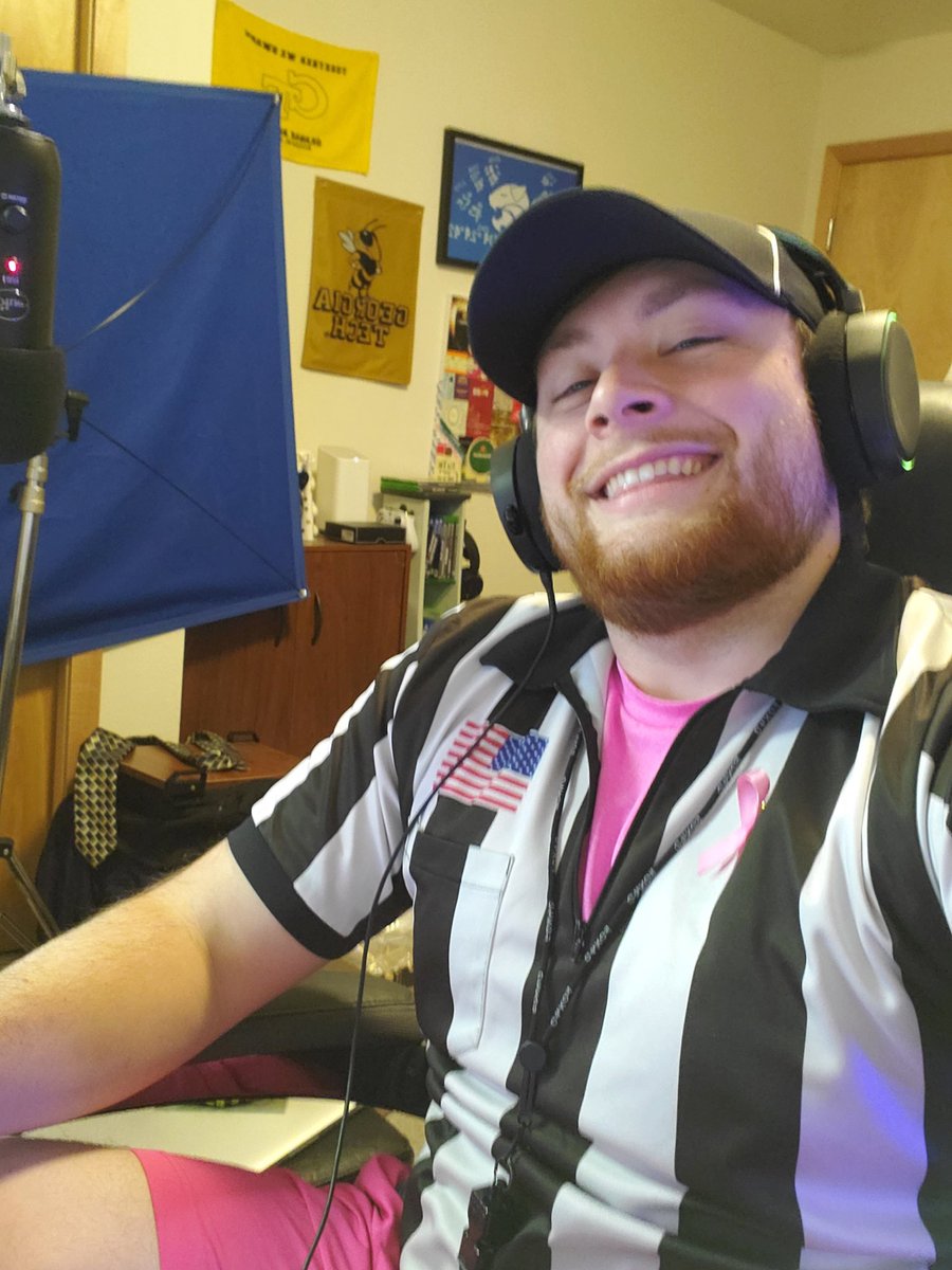 QBallNation's tweet photo. We're live! One Chip Challenge soon and exchange your QBalls to BRCFest donations! Here's a Breast Cancer aware ref! Grand Finale of #BCRFest !

#GGCancer
https://t.co/PPVYfdMoii https://t.co/un0eR5r96T