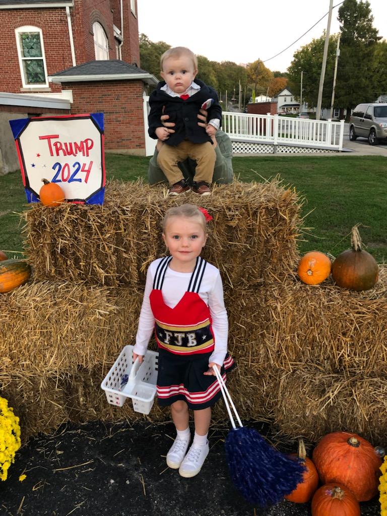 coonrunfarms's tweet photo. This years halloween brought to you by Freedom #merica #trump2024 #LetsGoBrandon https://t.co/E5tzqcUid1