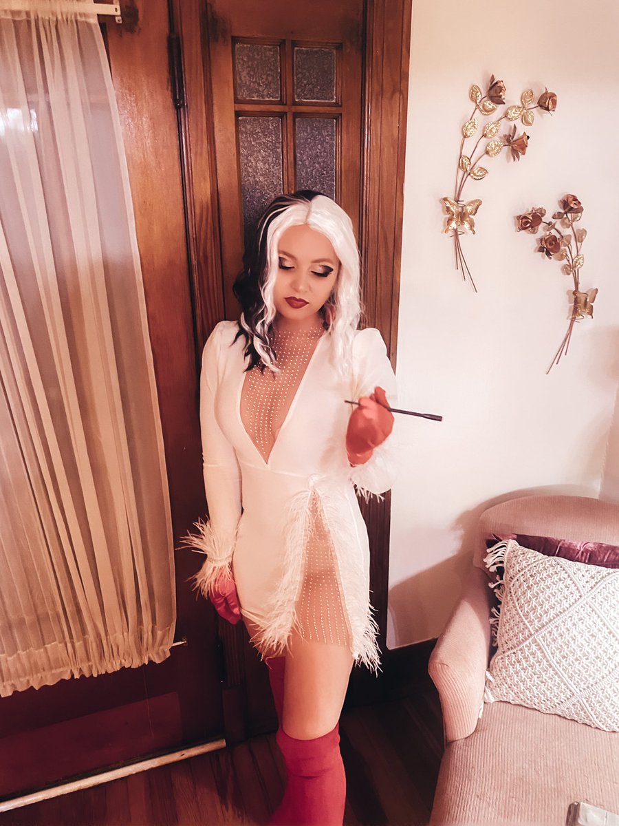 lyssotten's tweet image. Cruella De Vil, if she doesn’t scare you no evil thing will. 
#Halloween #Cruella