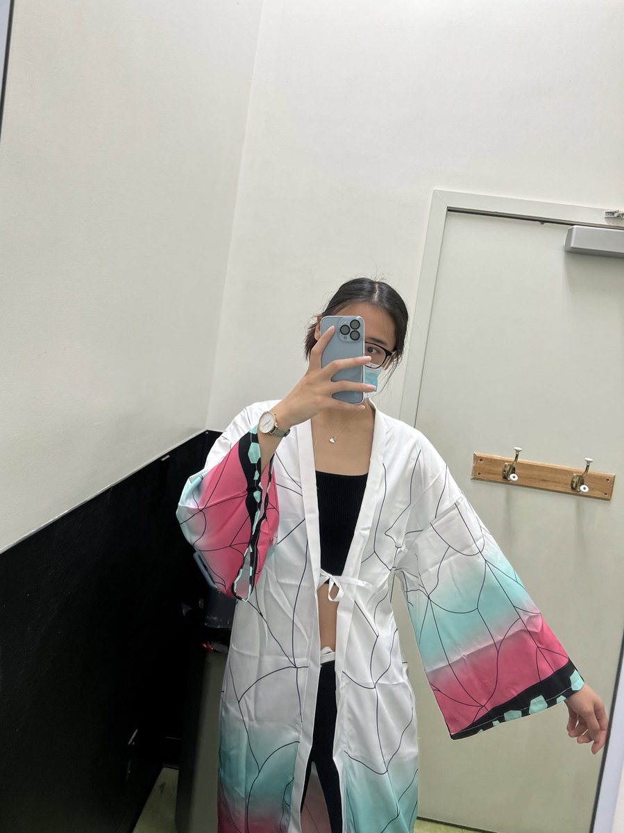rubyoolong's tweet photo. happy halloween! this was my work outfit hehe (couldn’t be bothered to iron it out) https://t.co/Sft6TxdCAx