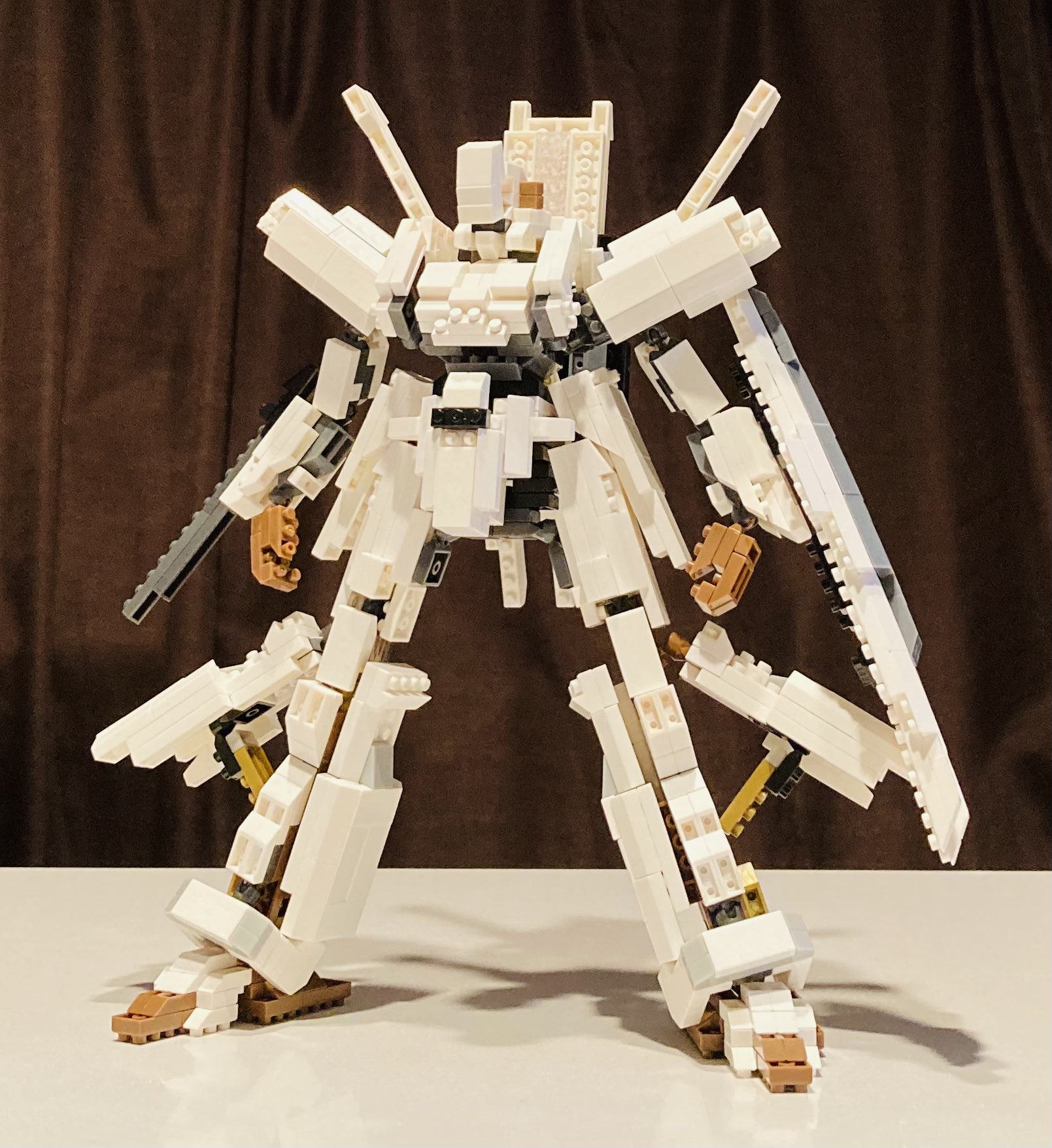 Hyperwepon プチブロック エルガイム Lgaim 100均ブロックで エルガイムmarkiみたいなロボットを作りました ランダムスレートは開閉します 白ブロック処分が目的で作ってるのだから バスターランチャーを作るのは諦めました 余り物の白ブロック