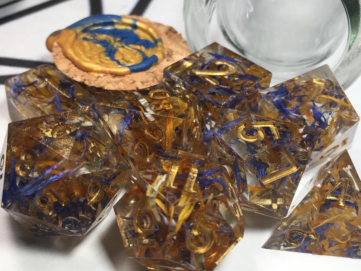 LetoAnimas's tweet photo. Happy Spooky Season! Latest sets: Candied Eyeball, Frost Mage and Petal Dance! #dice #handmadedice #dnd #nerd #resin #sharpedge https://t.co/vlKbrmHglR