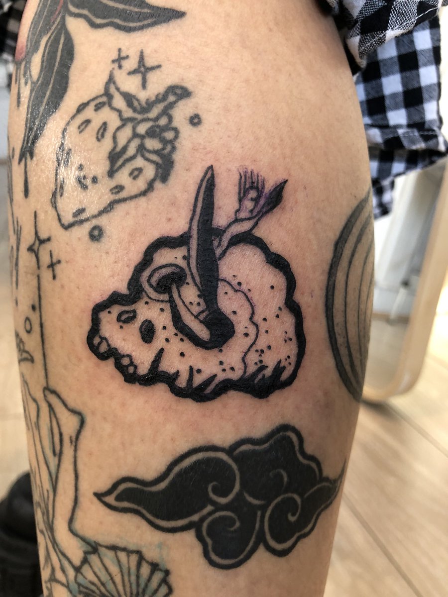 antonetattoo's tweet photo. My first real tattoo!
On my greatly trusting fellow apprentice Seven https://t.co/u3dURrMq2G