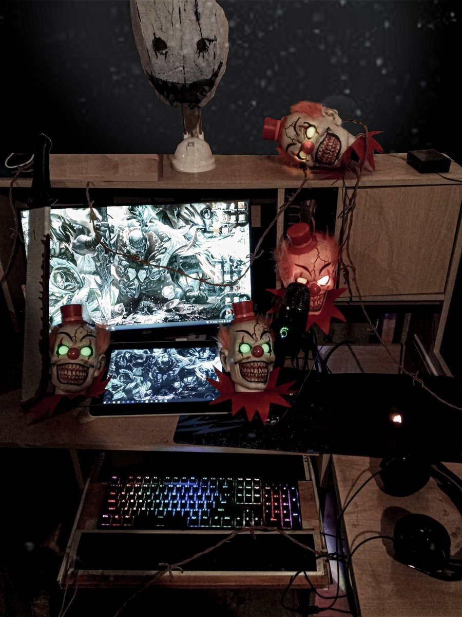 TinaNPetersen's tweet photo. #spookysetup  #overwolf https://t.co/yEd5JnKNkW