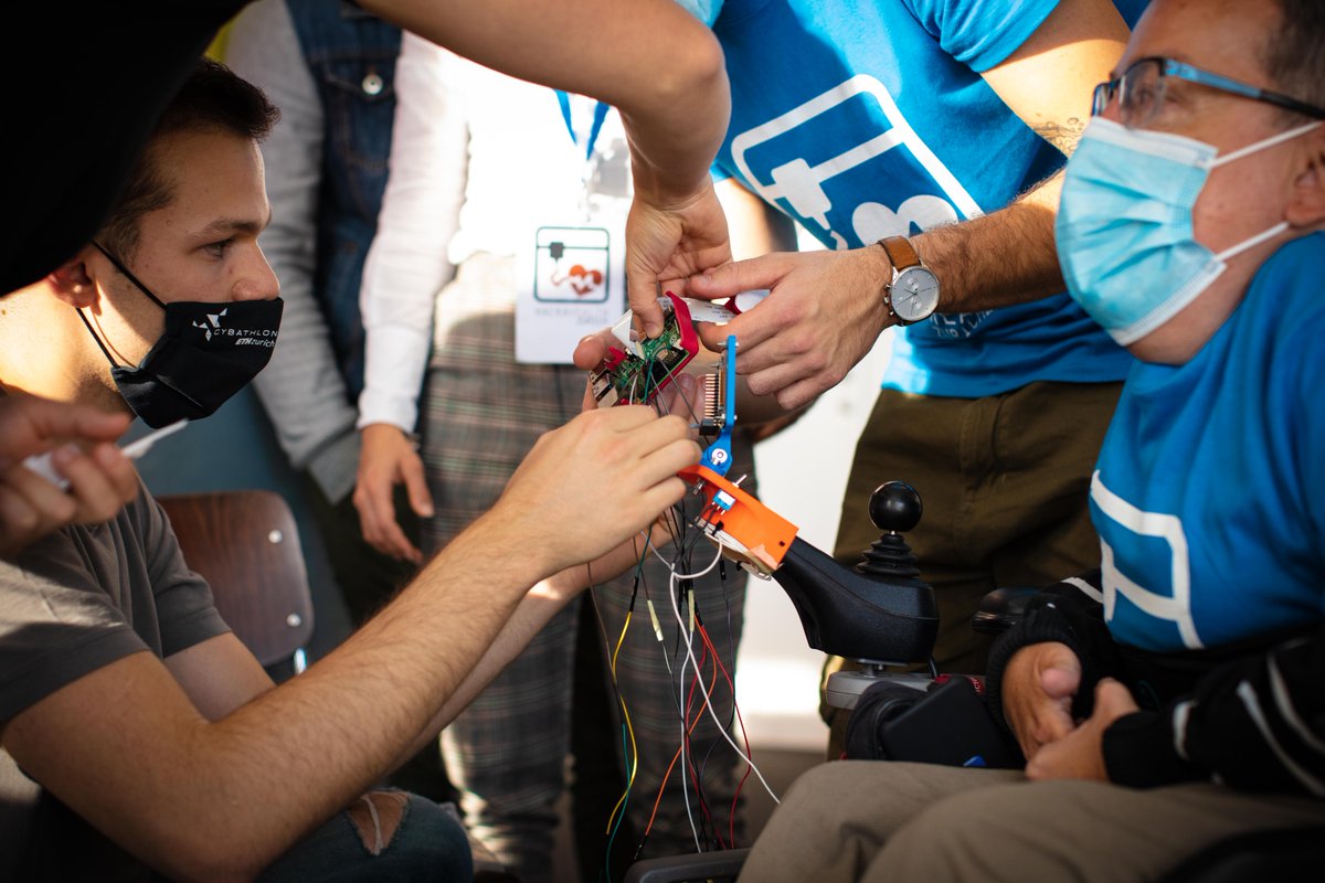RELabETHZ's tweet photo. On the weekend from 21.-23.10,  @Hackahealth_ organized the first hackathon for #assistive #technologies in Zurich! Within 48 hours, 40 participants designed #personalized solutions for 6 persons with disabilities! Well done to members of our lab involved in organizing the event! https://t.co/jNOY7rgevv