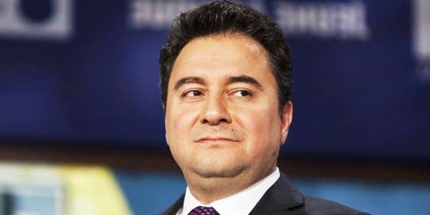 Ali Babacan:
"Nobelli 10 iktisatçı gelse bile Erdoğan gitmeden ekonomi asla düzelmez."

Özellikle neden Erdoğan gidince ekonomi düzelecek? Onu da açıklasın. Ya da Erdoğan giderse ekonominin düzeltileceğinin teminatını mı aldılar?