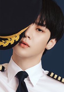 KUNLOOKS's tweet photo. pilot #kun for seasons greetings https://t.co/kfwWYEoRqN