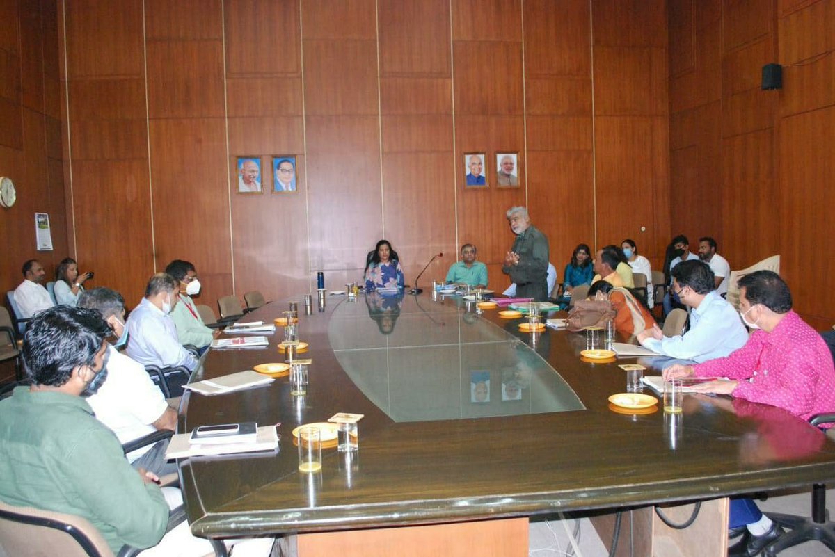 SmtJMOfficial's tweet image. Chaired the 15th Board Meeting of Building &amp;amp; Other Construction Workers with Commissioner Labour &amp;amp; Employment Mr. Raju Gawas &amp;amp; Asst. Labour Commissioner Mr. Prasad Pednekar.

#Together4Goa #GoaAt60