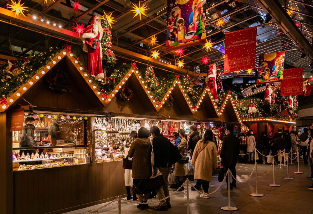 fashionpressnet's tweet photo. 六本木ヒルズ「クリスマスマーケット2021」ガラス細工やグリューワインなど“クリスマス雑貨＆本格ドイツ料理”が集結 - https://t.co/5LHcOTVSWp https://t.co/IhfreXYvSX