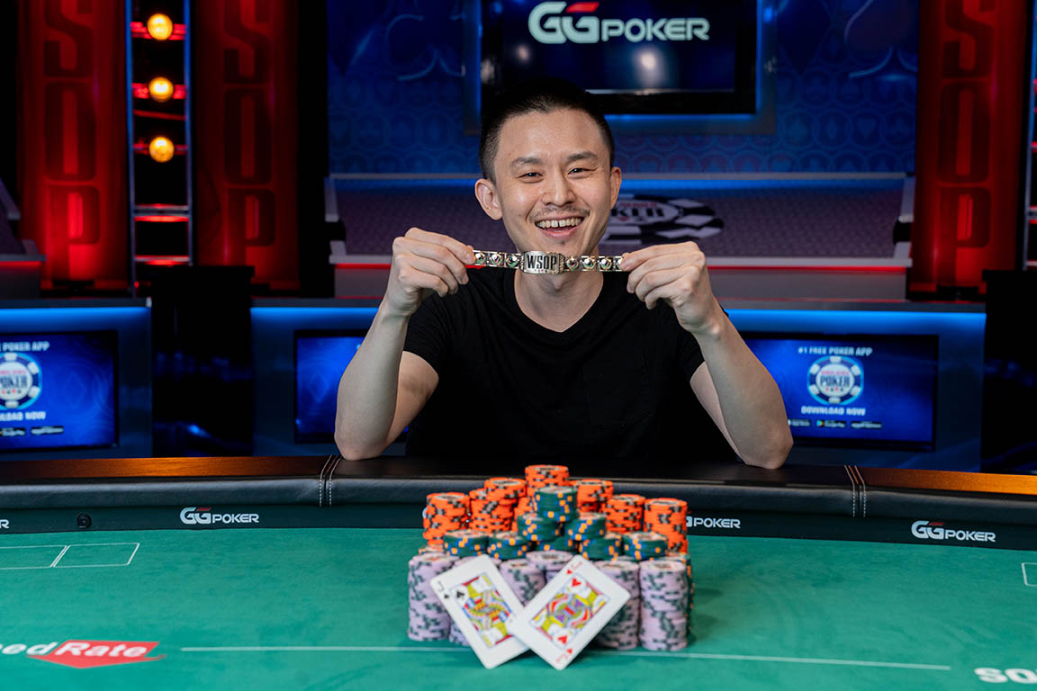 WSOP's tweet image. Ben Yu grabs his fourth WSOP bracelet and $721,453 after taking down the $10,000 6-handed NLH Championship.
📸: @timeweavers 
wsop.com/tournaments/up…