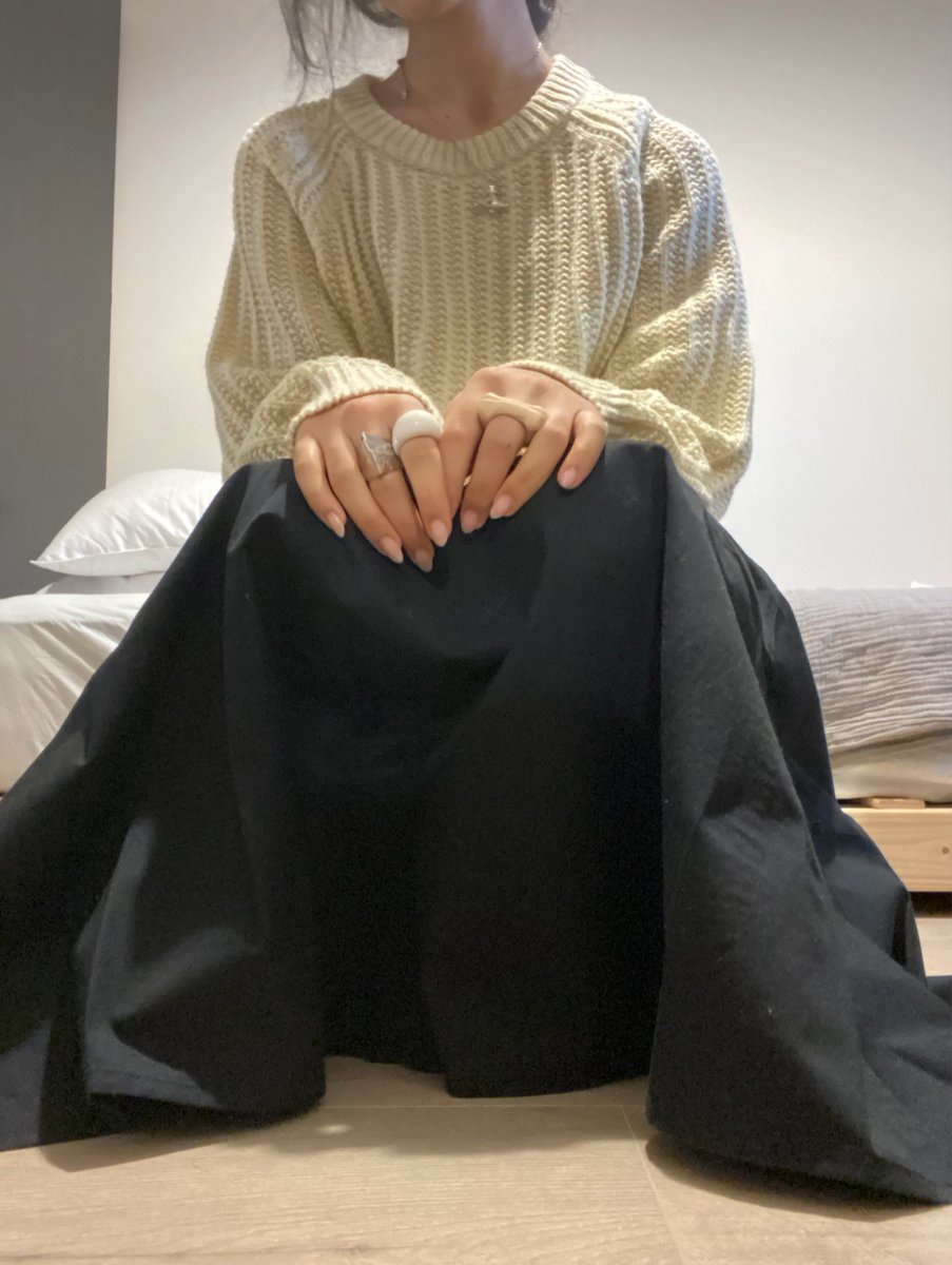 kissmemiyake's tweet photo. my outfit for fashion school today cause it’s cold in london now ʕ⁎̯͡⁎ʔ༄ https://t.co/5G6RKgFgWh