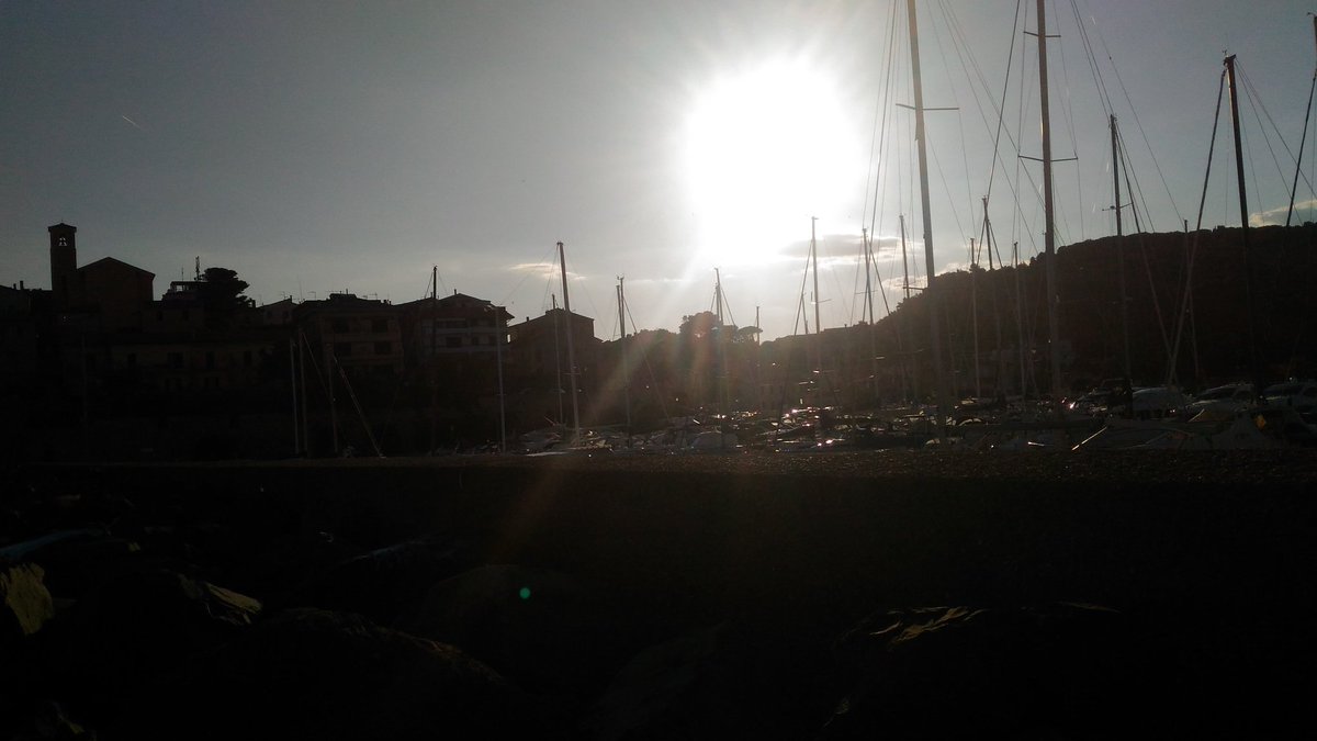 tantumanita's tweet image. Oggi il tuo caffè è da film...🤗
#orror
#naturalmente 
Buongiorno a te!😘😍