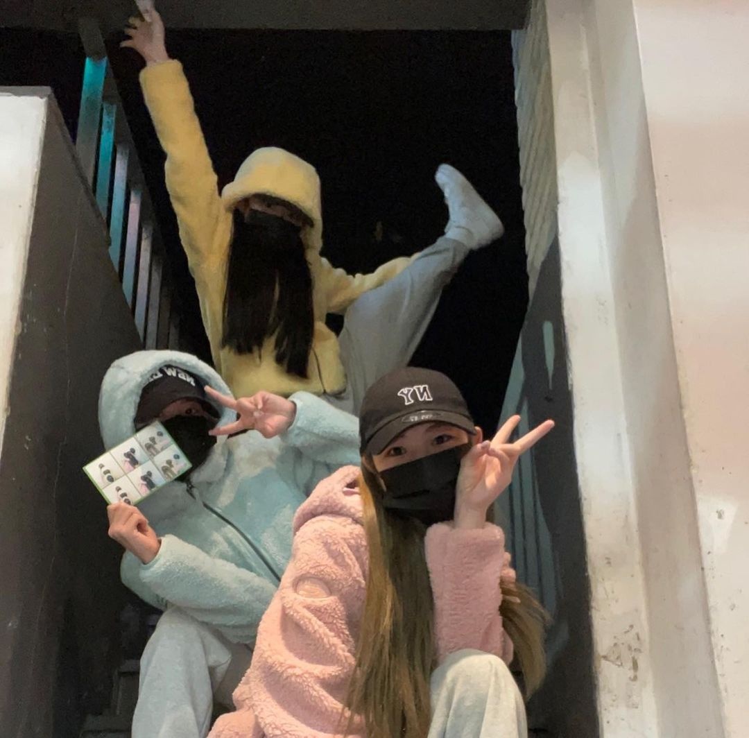 mnabb_'s tweet photo. 마나미 인스타 🆙️

🍡☺ @코토네 @루안

#나가이마나미 #永井愛実 #NAGAIMANAMI https://t.co/0Jxq9AIMlB