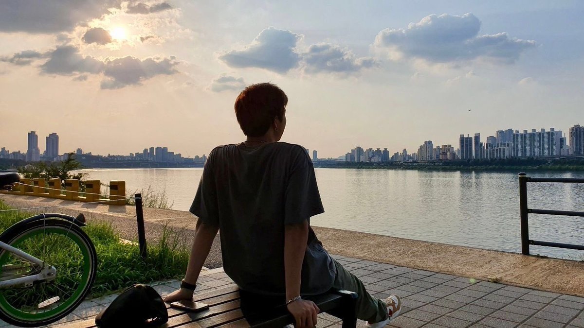 intojimin13's tweet photo. " namjoon is namjooning "
a healing thread -- https://t.co/MhFiZL2Ncz