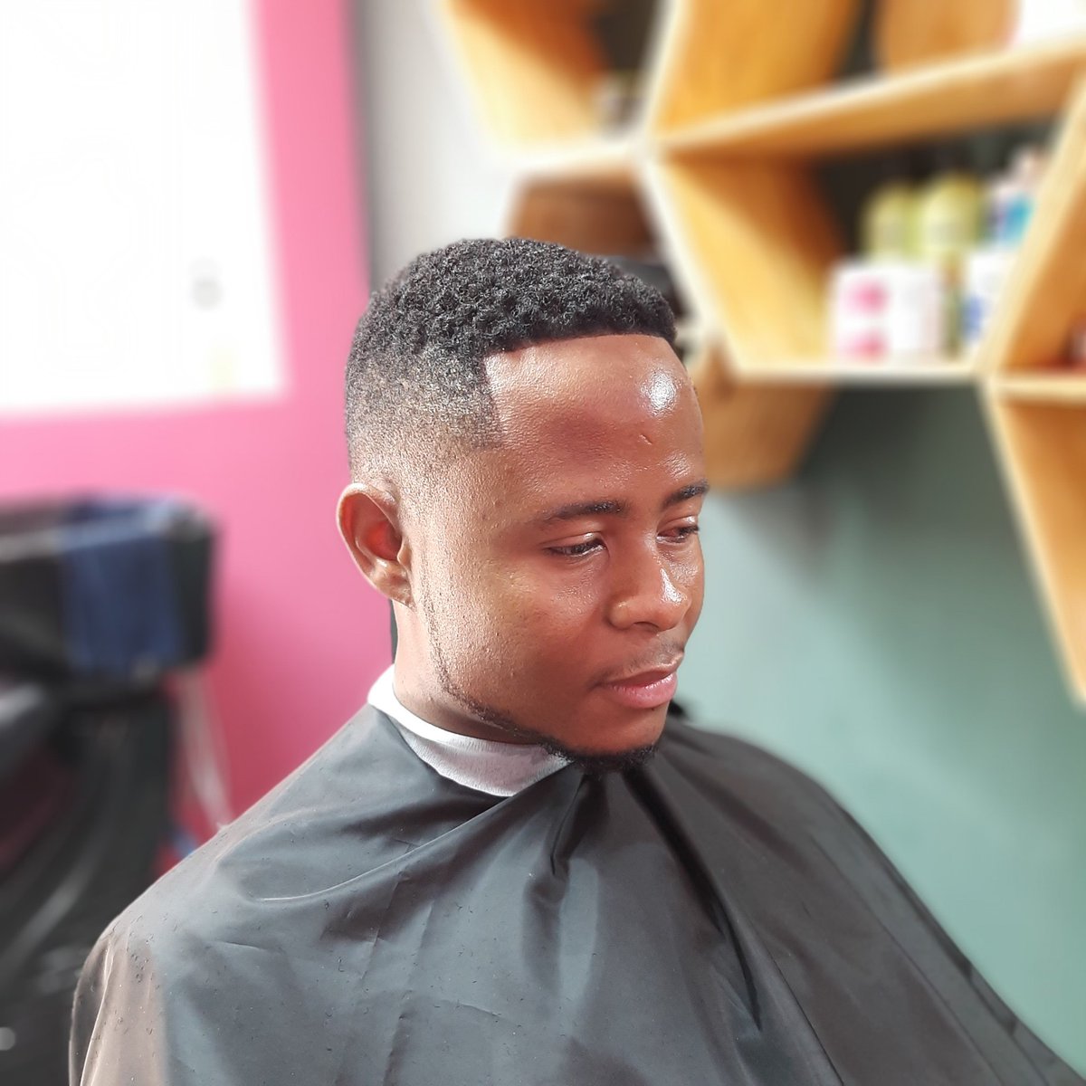 Itu_SlimFit's tweet photo. Please Follow me on IG @omgcutz  for Quality Haircuts &amp; booking info🙏🏽 https://t.co/C2qBmKh9BC