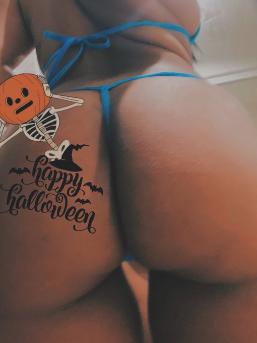 https://t.co/JuQORaYBZ2   Kelly the babe sent me some bikini pictures @shade_dallasXXX new suits 🤪🎃 #HappyHalloween2021<a href="/tag/happyhalloween2021"class="tags"><span>#happyhalloween2021</span></a>