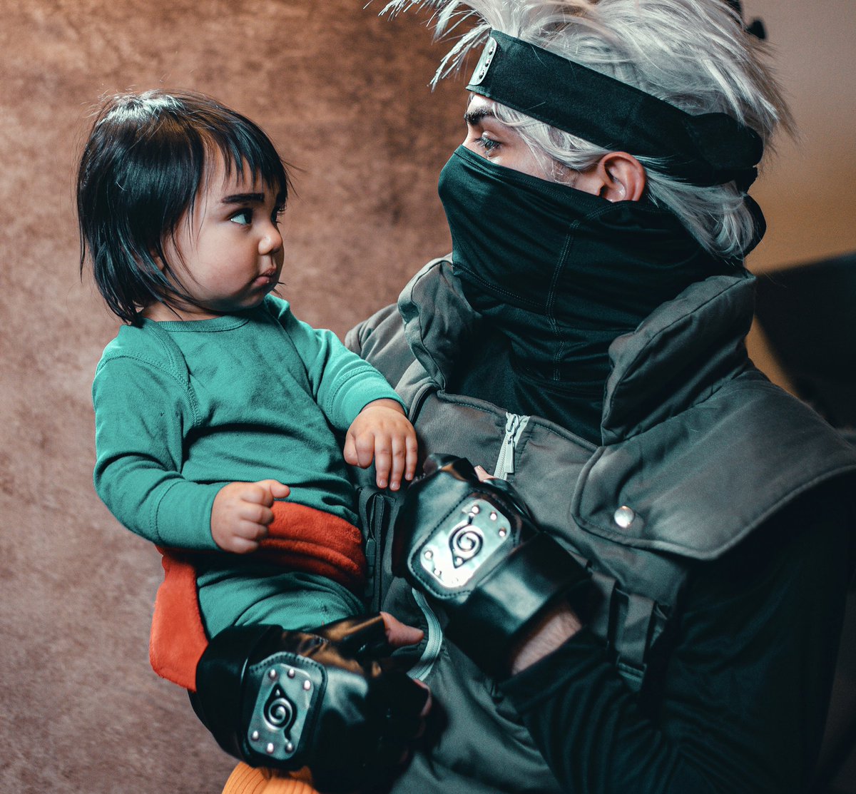 AnthonyGuajardo's tweet photo. Successful 1st Halloween with my baby girl #cosplay https://t.co/RJtQuT8NOv