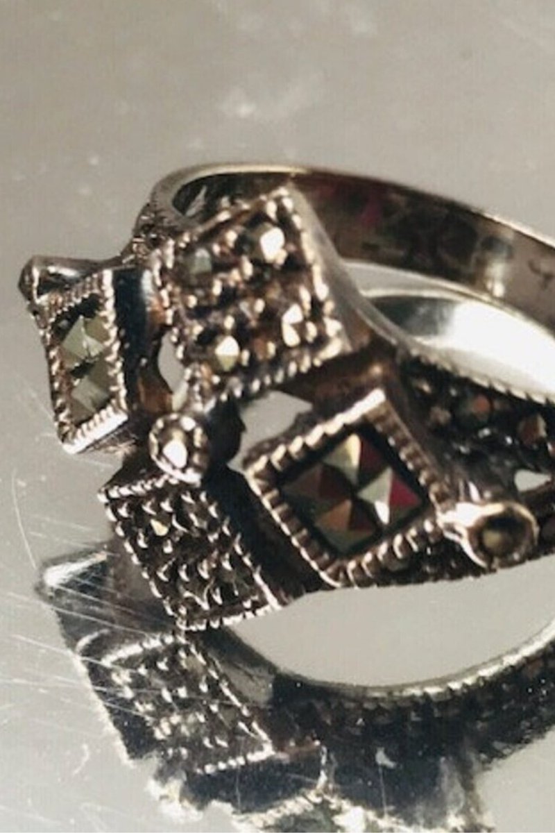 vintageworld202's tweet photo. #ChunkySterling
#MinimalistRing
#VintageMarcasite
#PyramidCutRing
https://t.co/rEj04SNW5v https://t.co/yH5ErFFvx0