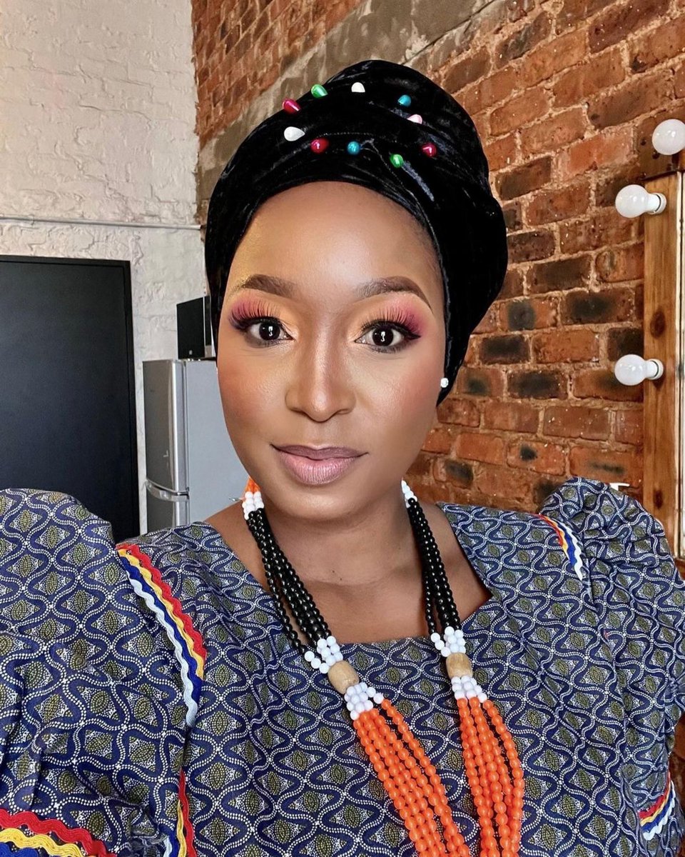 sepedi_bapedi's tweet photo. Kere sa mosadi ke facebeat le tuku ya velvet bagešu😍👌🏾❤️ #mopedi #sepedi #sepediattire
Velvet available in pink , crimson red, navy blue, and black - comes with free pins
0735900432 to place an order.
We courier nationwide wide https://t.co/Hw2aOUaM9g
