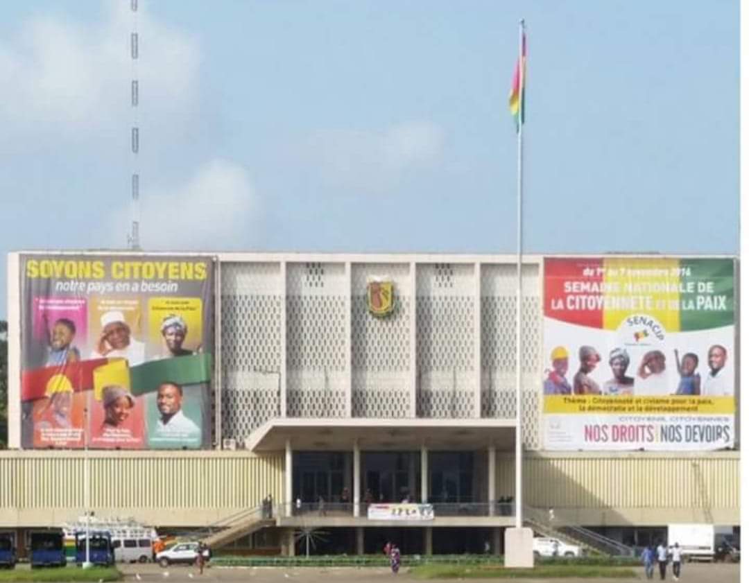 kipe76's tweet photo. La constitution est dissoute mais pas nos #DroitsEtDevoirs 
La Semaine Nationale de la Citoyenneté #SENACIP doit être de tous les jours.
Bonne fête à l'EMGA Etat Major des Armées. Bonne semaine du soldat. 
#Kibaro #CNRD https://t.co/lPVdrlcZV2