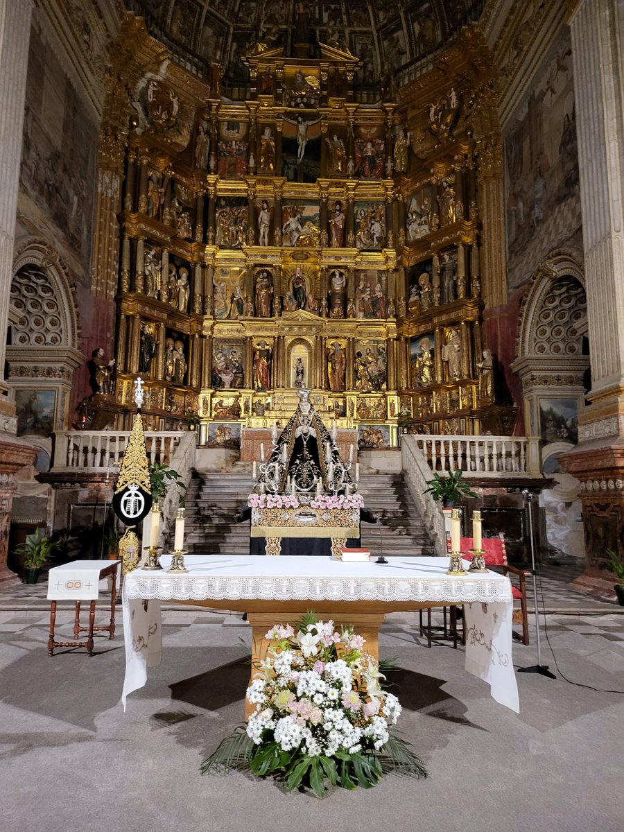 💛🖤 Santísima Virgen de la Soledad, Granada te espera 💛🖤