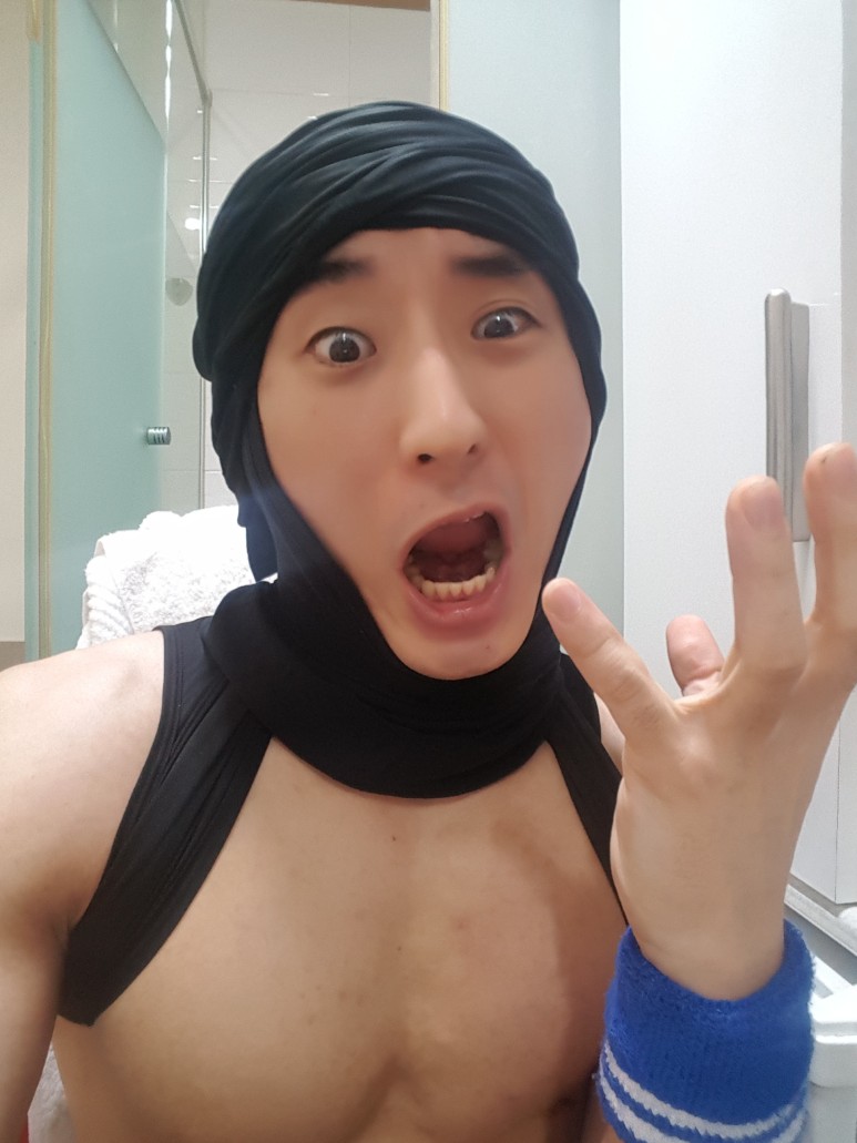 Rena_Angel1111's tweet photo. ジョジョの奇妙な冒険 - カーズ
Jojo's Bizarre Adventure - Kars
Tシャツでカーズコスプレしてみた
I try Kars cosplay

 #cosplay #cosplayer  #コスプレ #コスプレイヤー #コスプレイヤーさんと繋がりたい  #アニメ好きな人RT・いいね #アニメ好きな人と繋がりたい #ジョジョの奇妙な冒険 #カーズ https://t.co/YWscbzJlRf