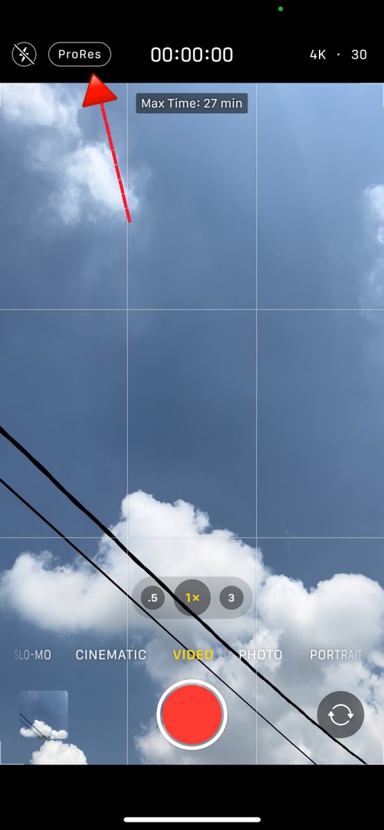 khairulaming's tweet photo. lately aku banyak focus buat content guna phone sahaja. record, edit, voice over, semua on the go. now ios 15.1 updated with ProRes Video, jadi lagi best nak buat content. full 4k video on pro resolution setanding dgn professional camera (ni org cakap kat youtube). nanti nak test https://t.co/S0ZRCIgzSJ