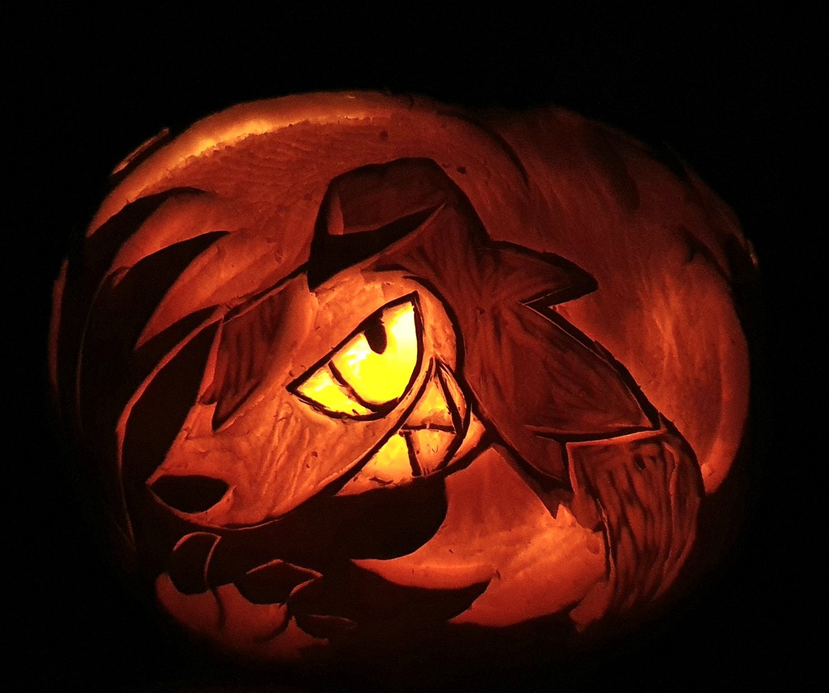FoxtrotTrouble's tweet photo. Enjoy my pumpkeen too. https://t.co/w3qOz5Jox6