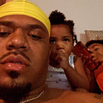32All_American's tweet photo. #NewProfilePic https://t.co/WUh7gCCAfX