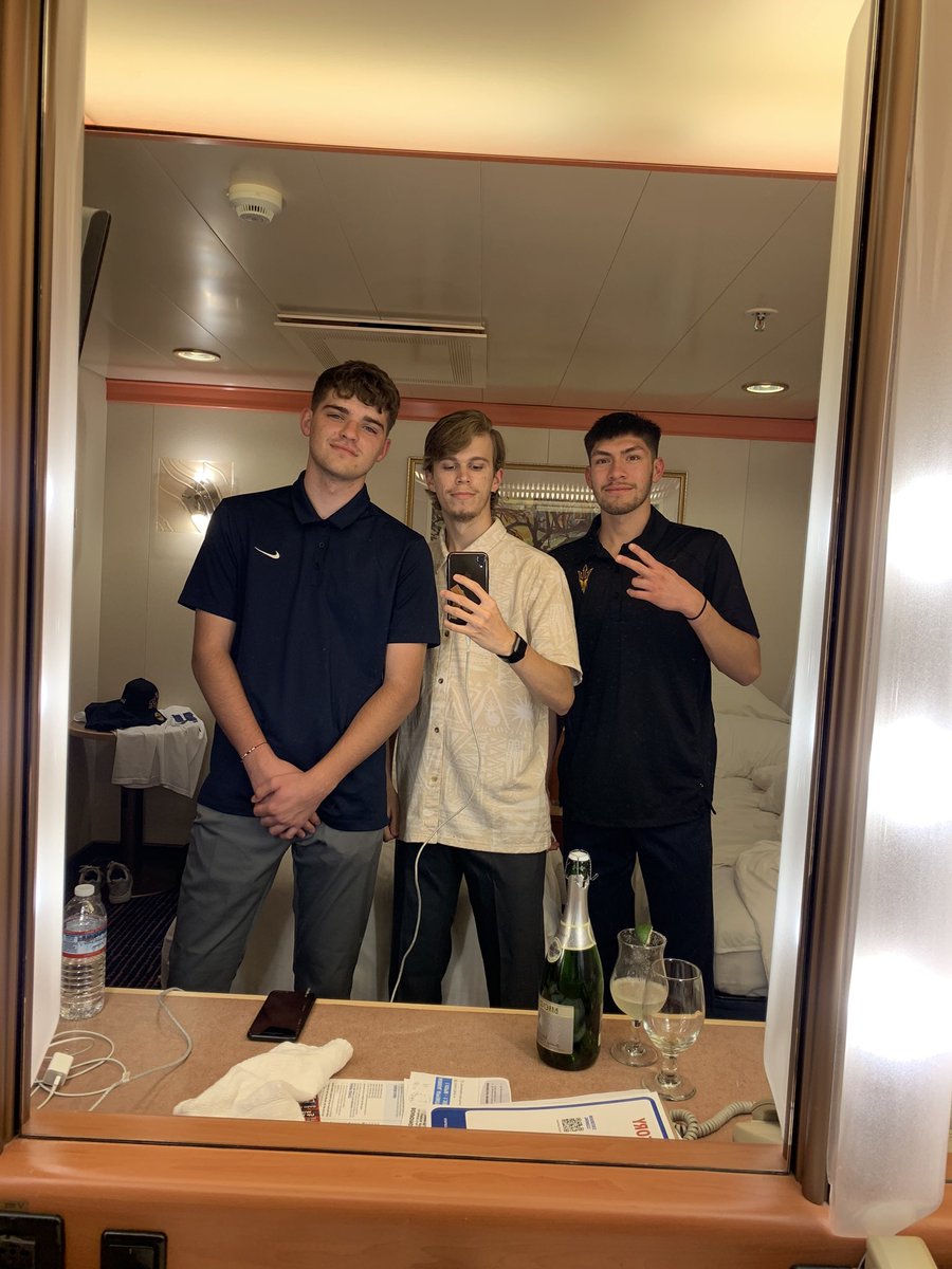 justintown27's tweet photo. Cruisin with the fellas https://t.co/HwDQGye6iV