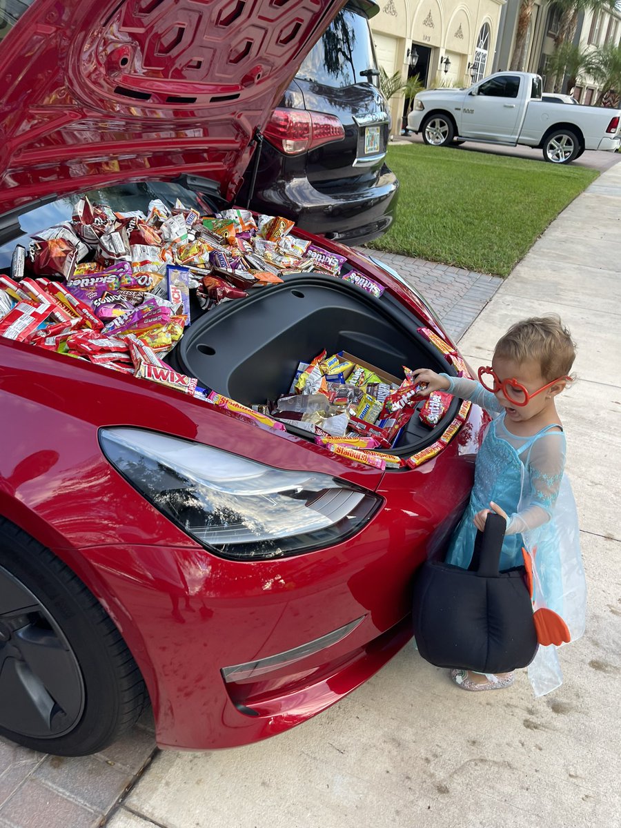 Oomazing's tweet photo. @Tesla https://t.co/v1ijjoTdgF