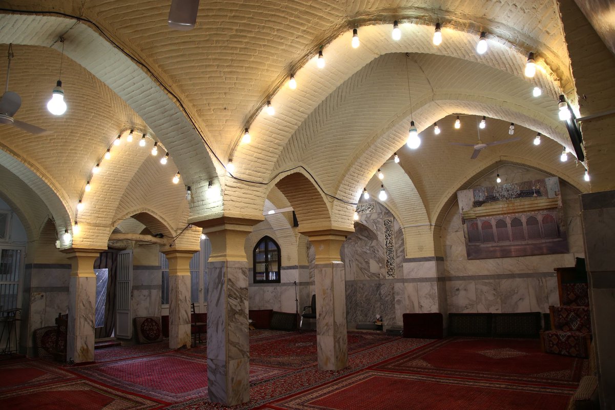 qom_cthh's tweet photo. مسجد حضرت ابوطالب از مساجد قدیمی شهر قم در خیابان چهارمردان محله عشقعلی و در بافت تاریخی این شهر قرار گرفته و در سال ۱۳۸۸ به شماره ثبت ۲۸۸۰۷ در فهرست آثار ملی به ثبت رسیده است.
#میراث_فرهنگی
#مساجد_تاریخی
#مسجد_ابوطالب
#قم https://t.co/Ytt4vUsoVH