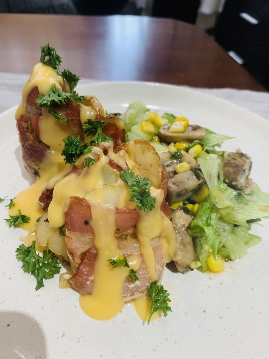 BreakfastBoyzSA's tweet photo. Bacon and Potato Roll  #food
#foodie #foodporn #snacks #yummy #instafood #snack #foodstagram #delicious #foodblogger
#foodphotography #foodlover #potatochips #love #dinner
#tasty #bacon #potato #fishandchips #lunch #cheese #burger #homemade #instagood #Sunday
#southafrica https://t.co/3OzdWjhjmw