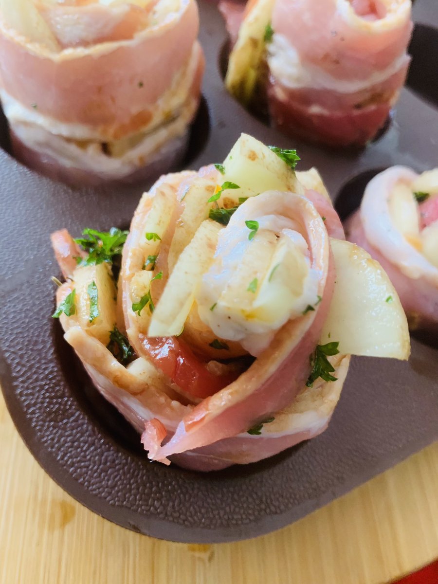 BreakfastBoyzSA's tweet photo. Bacon and Potato Roll  #food
#foodie #foodporn #snacks #yummy #instafood #snack #foodstagram #delicious #foodblogger
#foodphotography #foodlover #potatochips #love #dinner
#tasty #bacon #potato #fishandchips #lunch #cheese #burger #homemade #instagood #Sunday
#southafrica https://t.co/3OzdWjhjmw