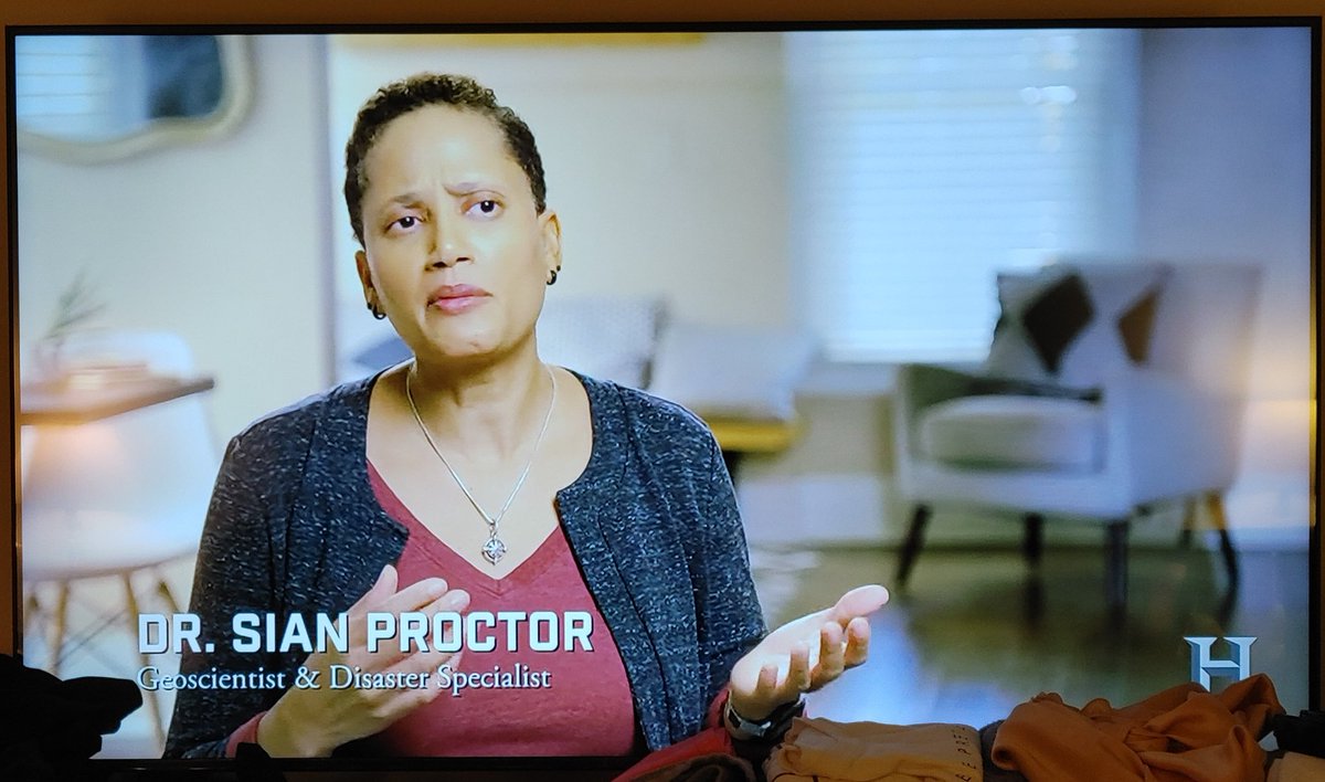 ShannaCake's tweet photo. Ayyyyyeee!!! Look who I just saw on tv! @DrSianProctor
My bf screamed for me to turn to History..."they're showing that dam in Brazil you always talk about." And just in time..."hey! I know who that is!"
When Big Things Go Wrong https://t.co/9UtrDT2lid