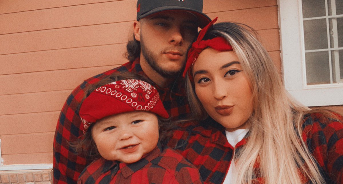 Alex03Marquez's tweet photo. My pumpkins first Halloween 🎃🖤 https://t.co/QdwPcUJeW2