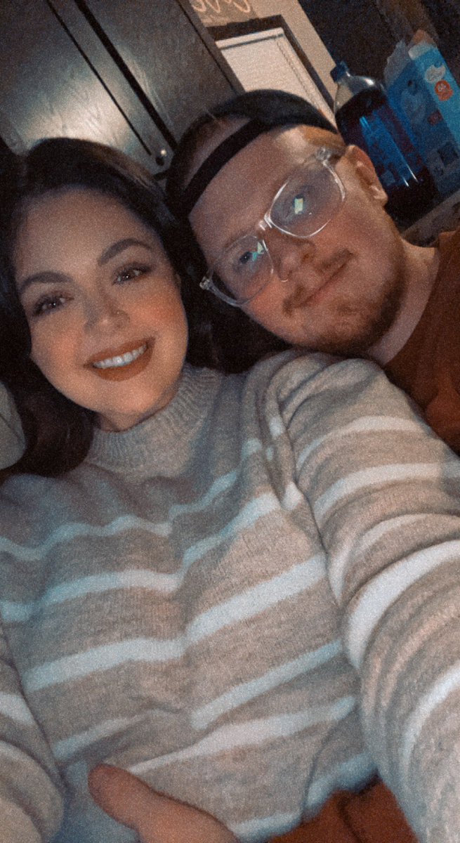 terabear0221's tweet photo. Woke up ✅ went to church ✅ went shopping ✅ got my hair done ✅ did my make up ✅ went to my besties house to pass out candy ✅ got a cute pic of myself ✅ washed face ✅ got into jammies ✅ Halloween ✅ am now watching Christmas hallmark movies ✅ https://t.co/4feKQoMbiB