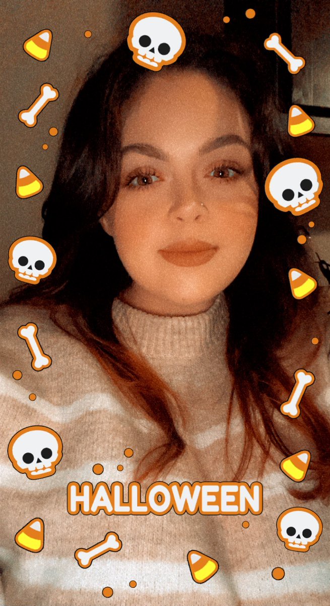 terabear0221's tweet photo. Woke up ✅ went to church ✅ went shopping ✅ got my hair done ✅ did my make up ✅ went to my besties house to pass out candy ✅ got a cute pic of myself ✅ washed face ✅ got into jammies ✅ Halloween ✅ am now watching Christmas hallmark movies ✅ https://t.co/4feKQoMbiB