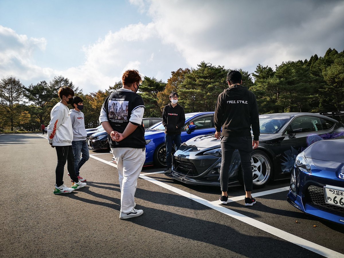 FREESTYLE86BRZ's tweet photo. どうも、定期的に筋トレをやる気になるものの決まって中断してるFREE STYLEの俺です。
10/31は暖かい天候に恵まれてのツーリングでした！抜群のコンディション👯馬肉食べて甘いもの食べて、阿蘇の紅葉の隙間を皆でドライブできて、よい１日でした！🏵️それじゃまったね～🏵️

#FREESTYLEツーリング https://t.co/j2lFhdIBiz