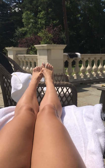 Foot fetish content coming to my OF everyday this week. Subscribe now foot boys. $10 to sub until midnight<a href="/tag/footfetish"class="tags"><span>#footfetish</span></a><a href="/tag/feet"class="tags"><span>#feet</span></a><a href="/tag/foot"class="tags"><span>#foot</span></a><a href="/tag/smallfeet"class="tags"><span>#smallfeet</span></a>