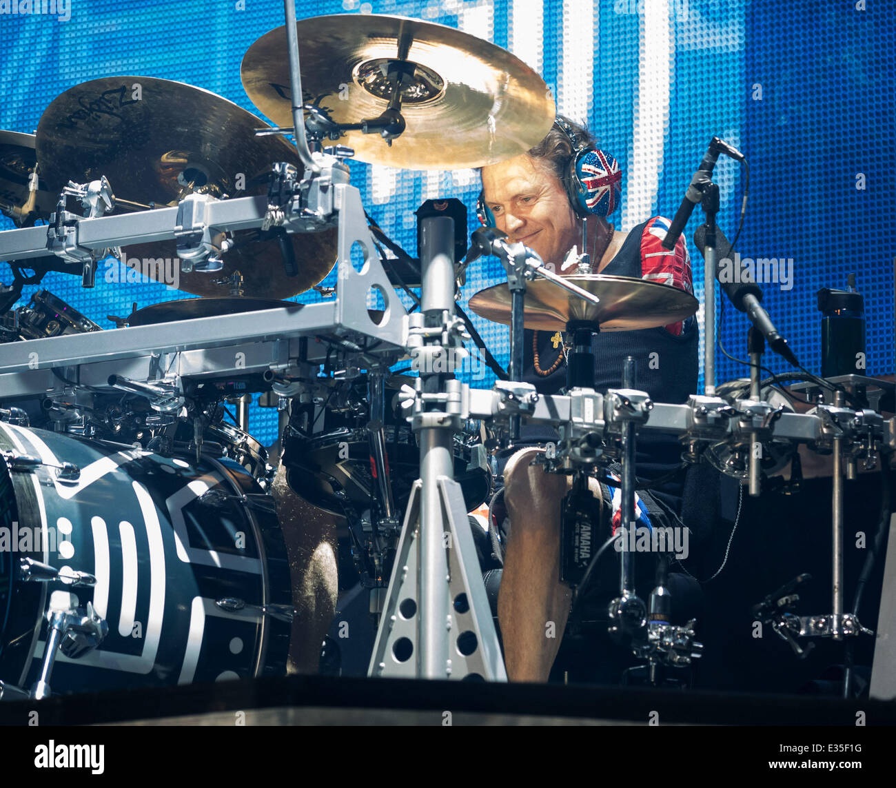 Happy Birthday to one of the coolest guys in the world,Mr. RICK ALLEN AKA \" THUNDERGOD \",          