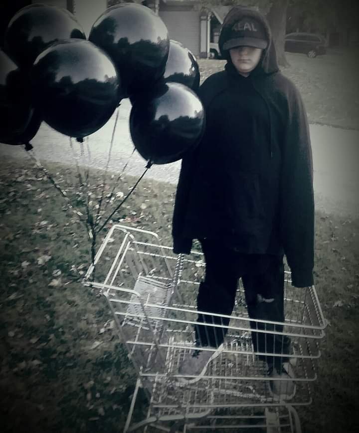 illuminaughty90's tweet photo. @nfrealmusic my daughter went as you for Halloween. We love your music! ❤❤❤ https://t.co/MHpoeNBrou