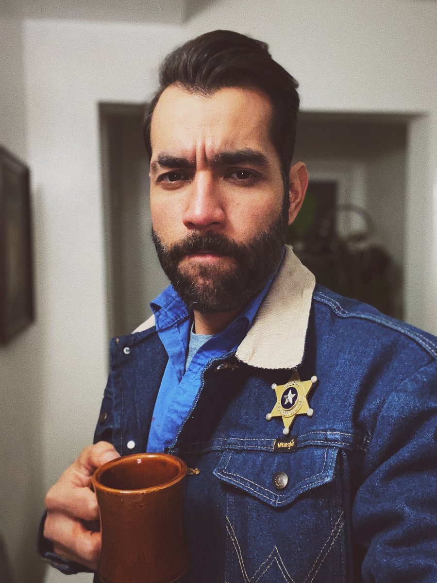 disarraygun's tweet photo. Happy Halloween! #MidnightMass #halloween2021 @RahulKohli13 https://t.co/6pHyLE8MuI