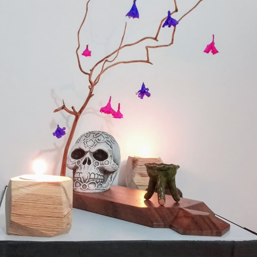 Fernand64830223's tweet photo. Ofrenda 2021!!! Dia de muertos!!!Venerar a nuestra familia!!! 💀👻🕯
#DiaDeMuertos 
#TradicionesEnFamilia
#NoBajemosLaGuardia https://t.co/MPvGyZEHnK