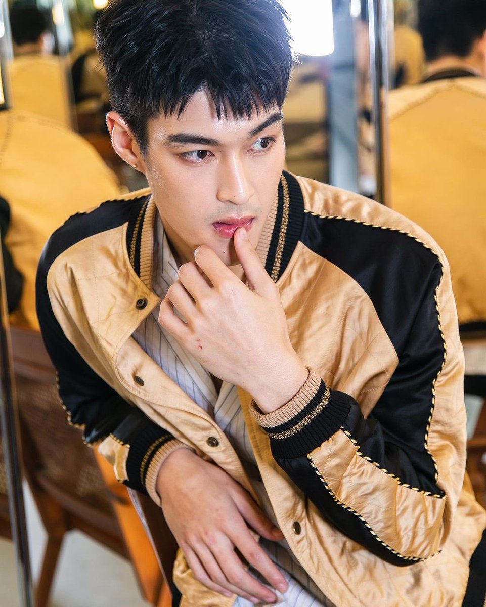 kratinggfanpage's tweet photo. KratinggFanPage - 01112021
IG : krating.official
YSL SAINT LAURENT #yslthailand #ysl
Krating : @KRATINGGG
Agency : @KRATINGGG
Photographer : bug_sueb
Make up : d_deaw_d
Hair : prieo
#agency #kissmodels #kissmodelsbkk
#กระทิงขุนณรงค์ #kratingg
#KratinggFanPage https://t.co/xBTpocxSEQ