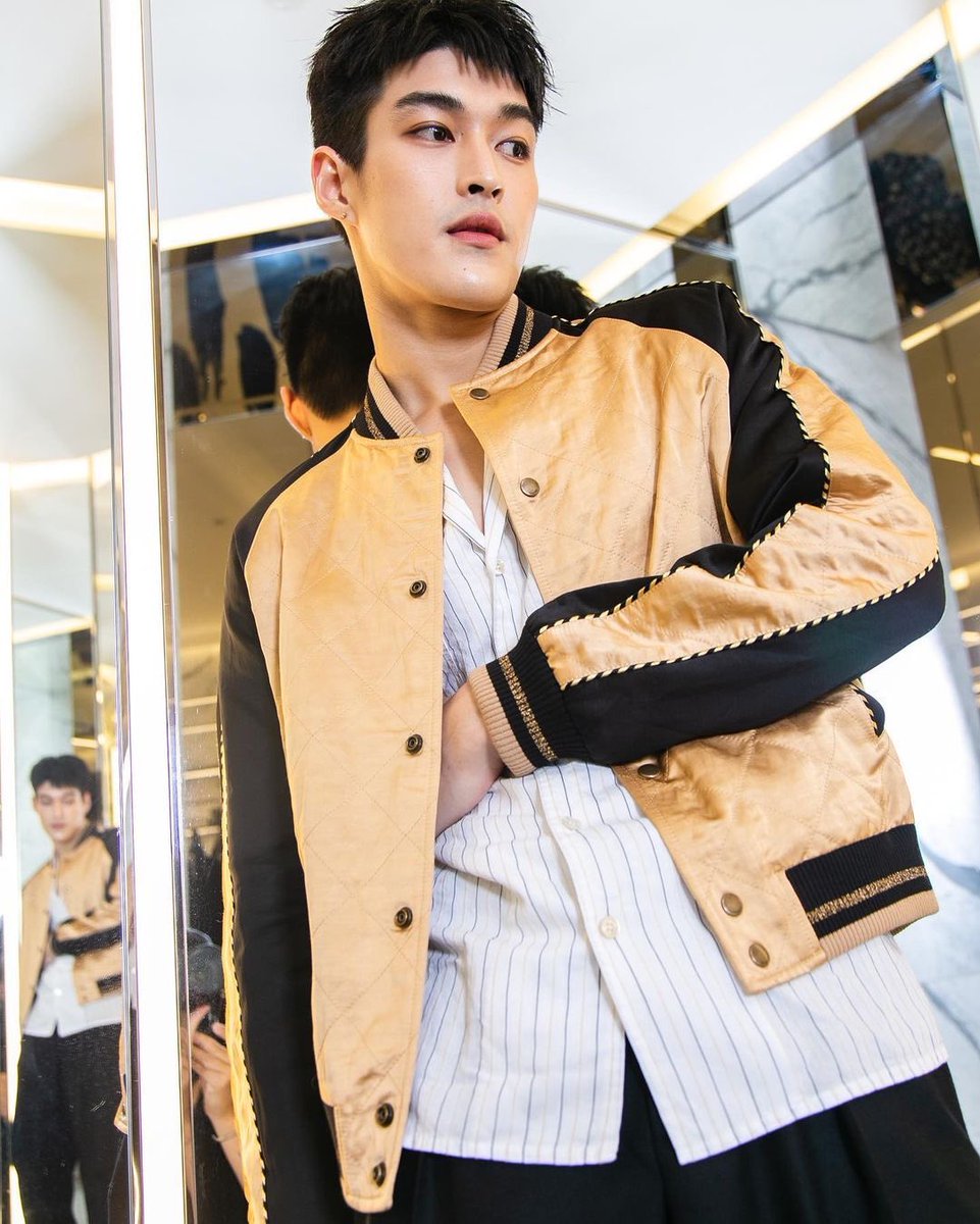 kratinggfanpage's tweet photo. KratinggFanPage - 01112021
IG : krating.official
YSL SAINT LAURENT #yslthailand #ysl
Krating : @KRATINGGG
Agency : @KRATINGGG
Photographer : bug_sueb
Make up : d_deaw_d
Hair : prieo
#agency #kissmodels #kissmodelsbkk
#กระทิงขุนณรงค์ #kratingg
#KratinggFanPage https://t.co/W9x1TqYOUE