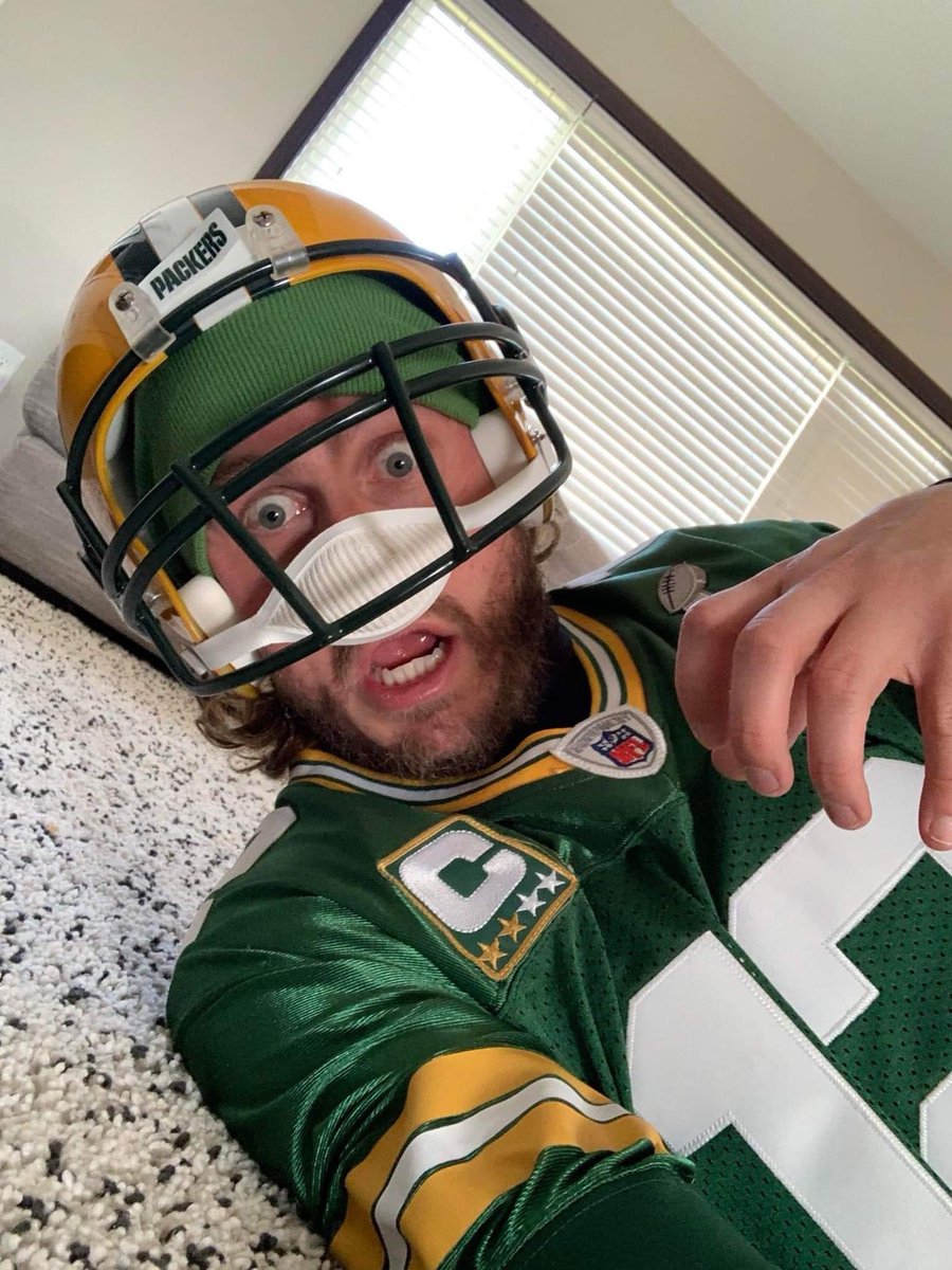 NFLMemes's tweet photo. He wins Halloween https://t.co/1nCsqhXBd5