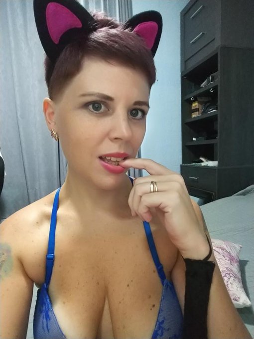 Trick or Treat?🎃😜 #halloween2021 #Halloween #play #model #camgirlِ #webcam https://t.co/UEAD4rdBDK<a href="/tag/halloween2021"class="tags">#halloween2021</a><a href="/tag/halloween"class="tags">#Halloween</a><a href="/tag/play"class="tags">#play</a><a href="/tag/model"class="tags"><span>#model</span></a><a href="/tag/webcam"class="tags"><span>#webcam</span></a><a href="/tag/camgirl%D9%90"class="tags"><span>#camgirlِ</span></a>