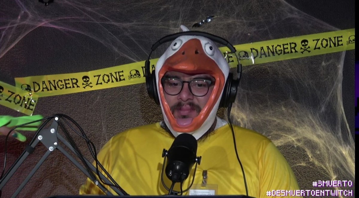 MaxPaAg's tweet photo. Mi cara cuando @ElBadiablo empieza a despedir la transmisión de #3Muerto 🥺🥺

#DesmuertoEnTwitch https://t.co/u5lFevOteq
